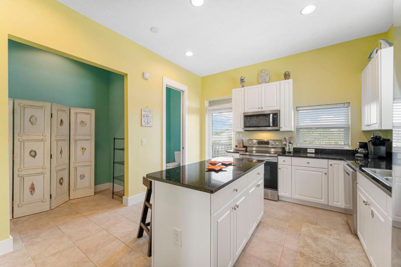 22460 Front Rd - Sunshine House