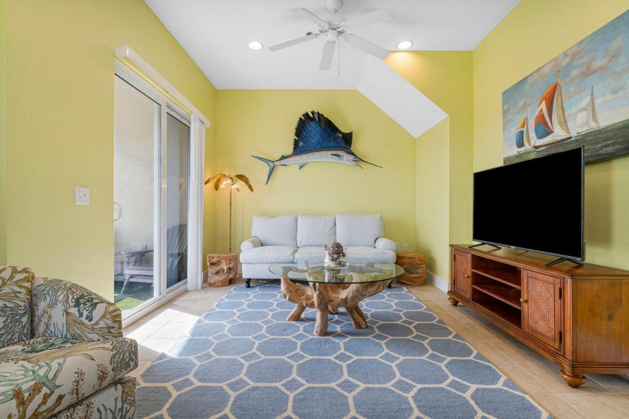 Holiday home 22460 Front Rd - Sunshine House