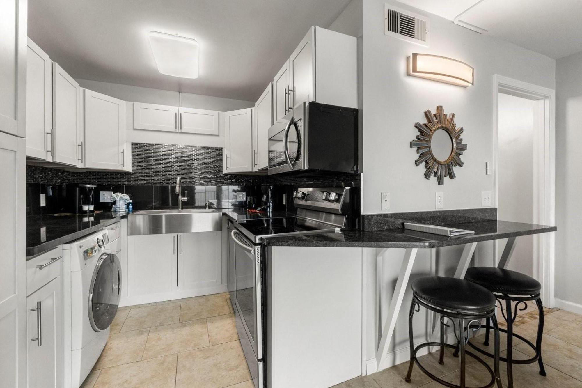 The Summit 620 Apartment *