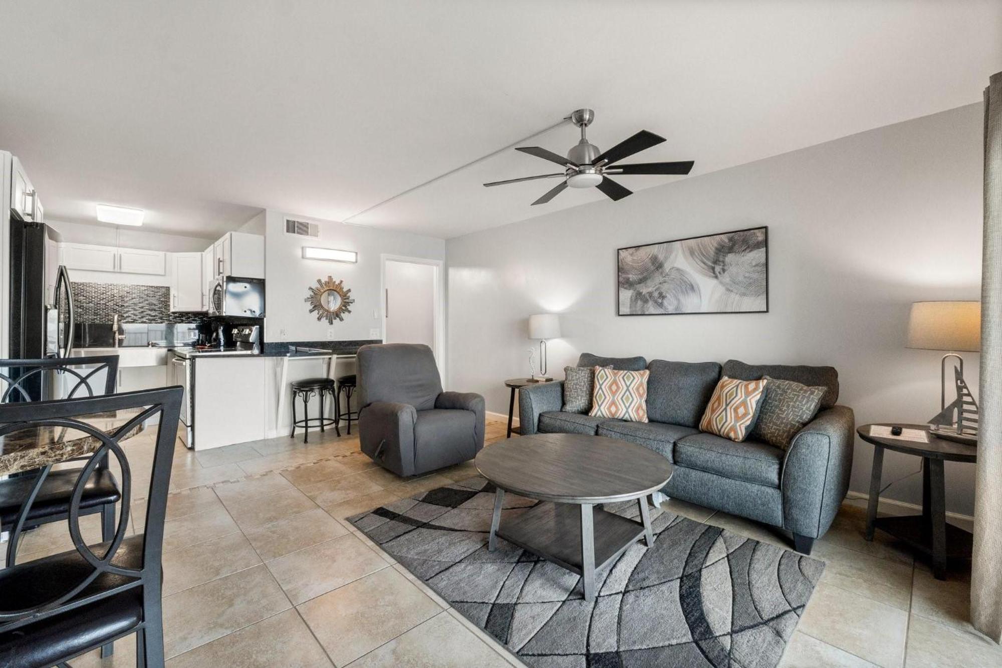 The Summit 620 Apartment *
