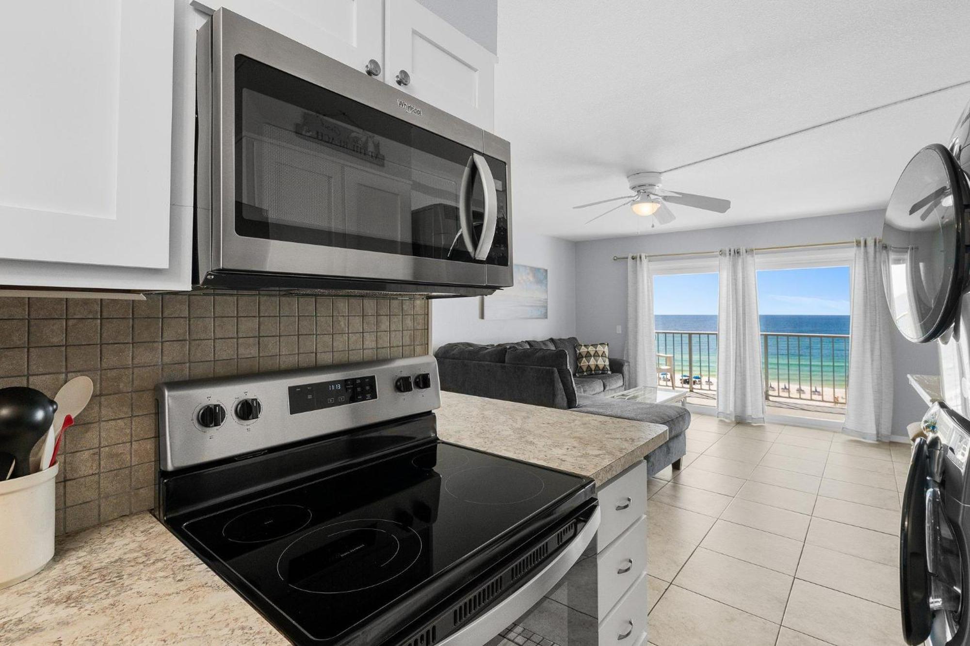 The Summit 606 Apartment *