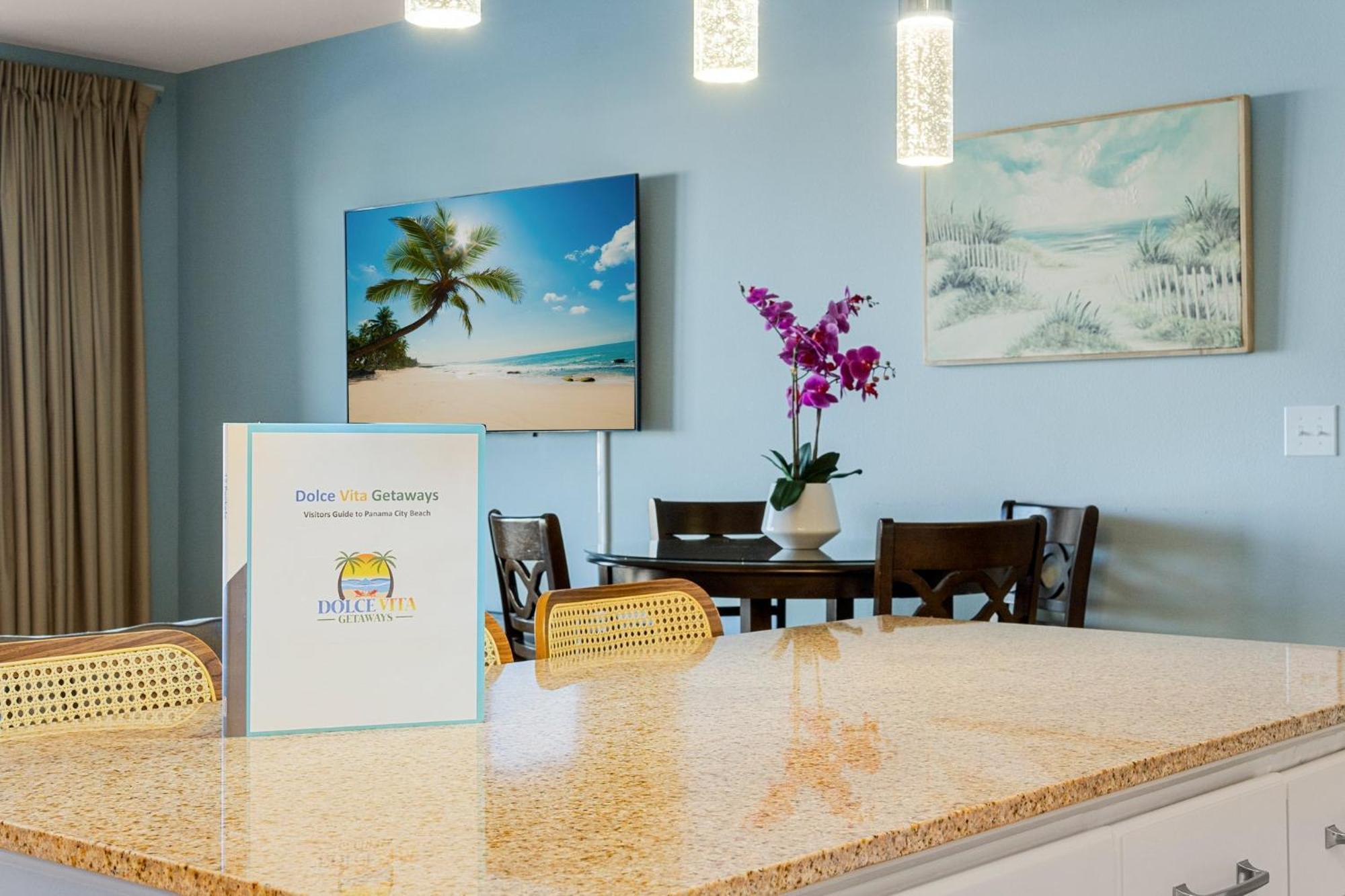 Lovely Floor Condo! Just Steps To The & Restaurants! By Dolce Getaways Pcb