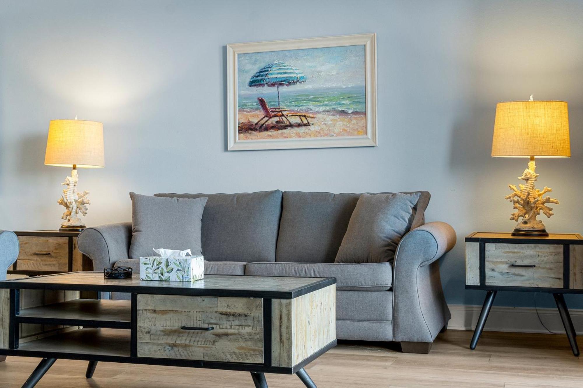 Apartment Lovely Floor Condo! Just Steps To The & Restaurants! By Dolce Getaways Pcb Panama City Beach