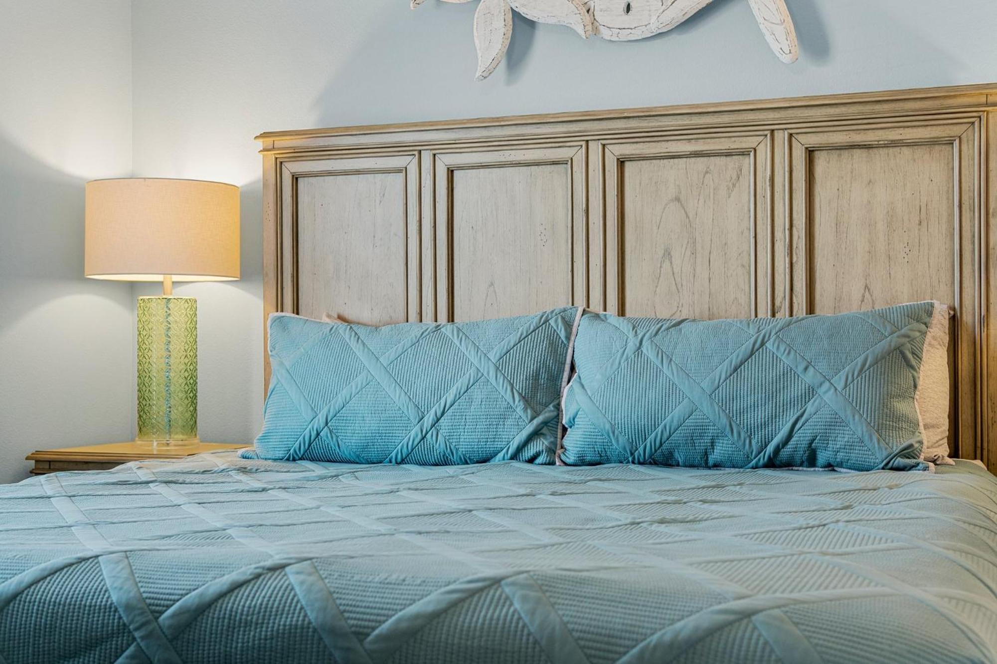 Apartment Lovely Floor Condo! Just Steps To The & Restaurants! By Dolce Getaways Pcb *