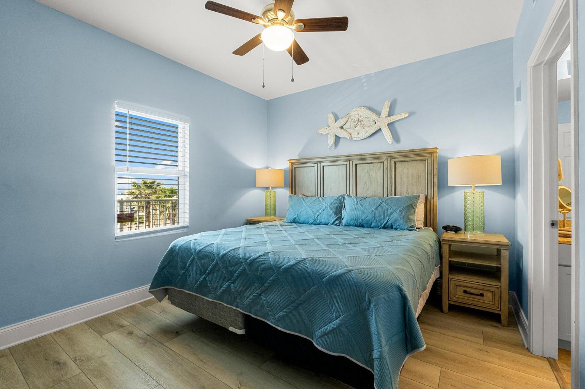 Apartment Lovely Floor Condo! Just Steps To The & Restaurants! By Dolce Getaways Pcb *