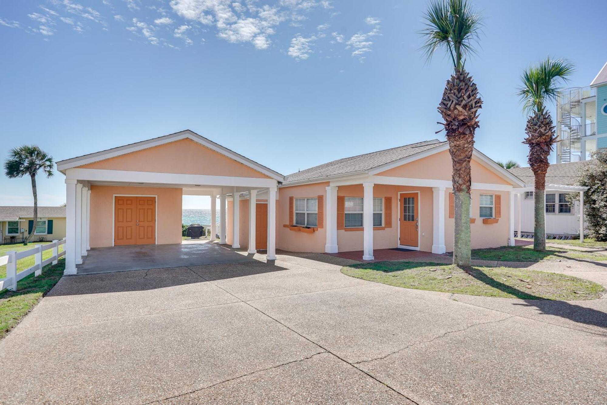 Breezy Pcb Retreat With Direct Access! Holiday home