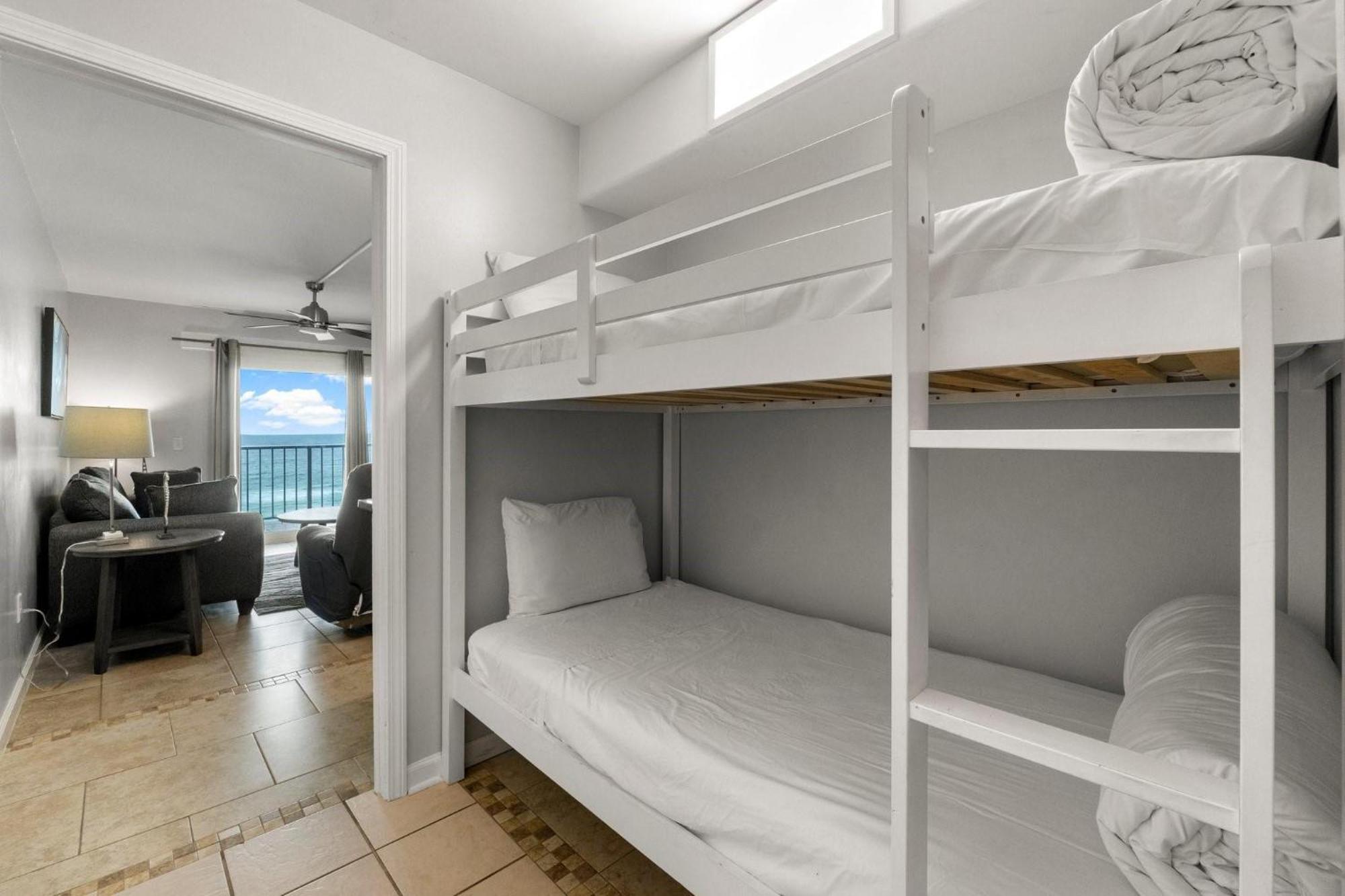 The Summit 620 Apartment