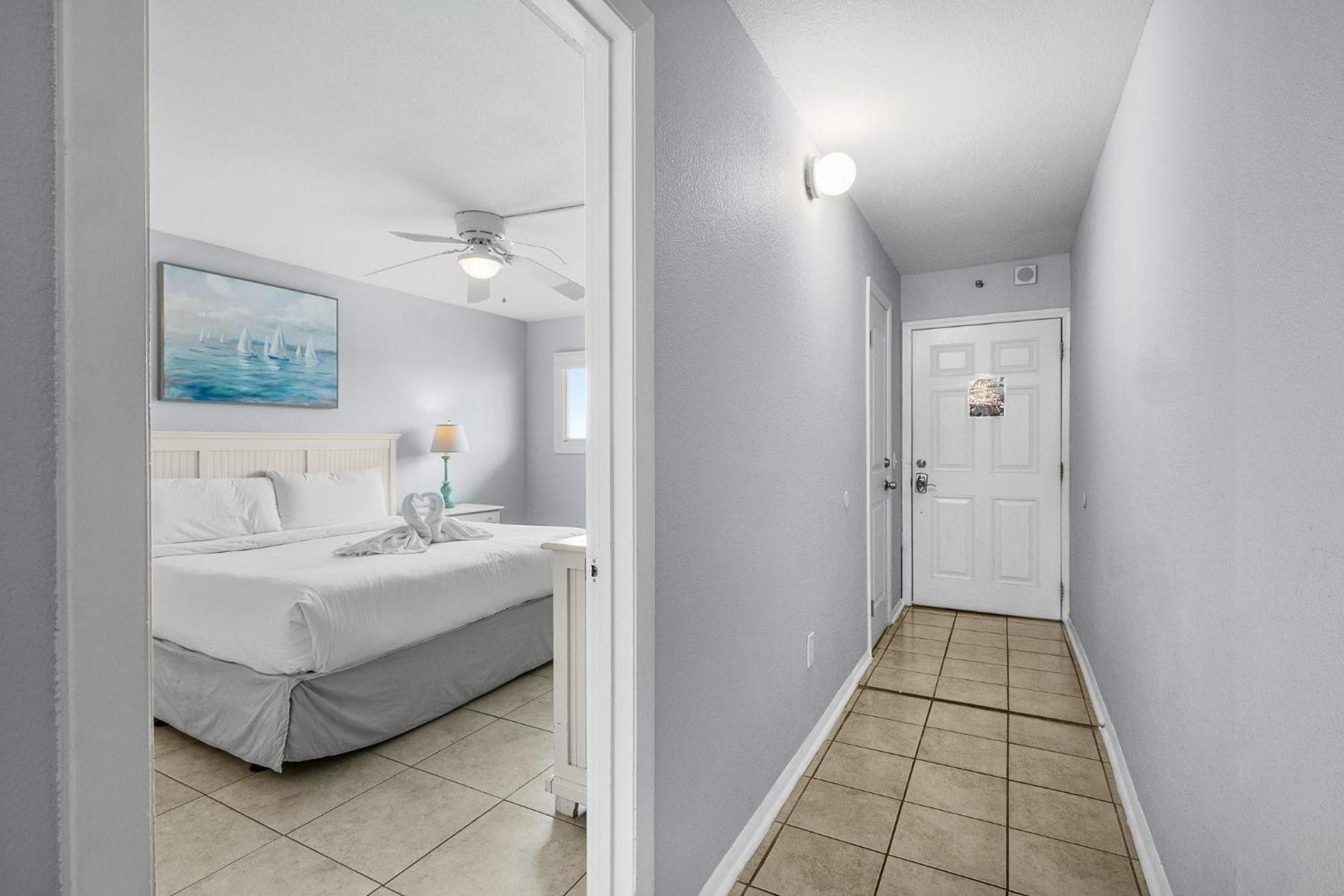The Summit 606 Apartment