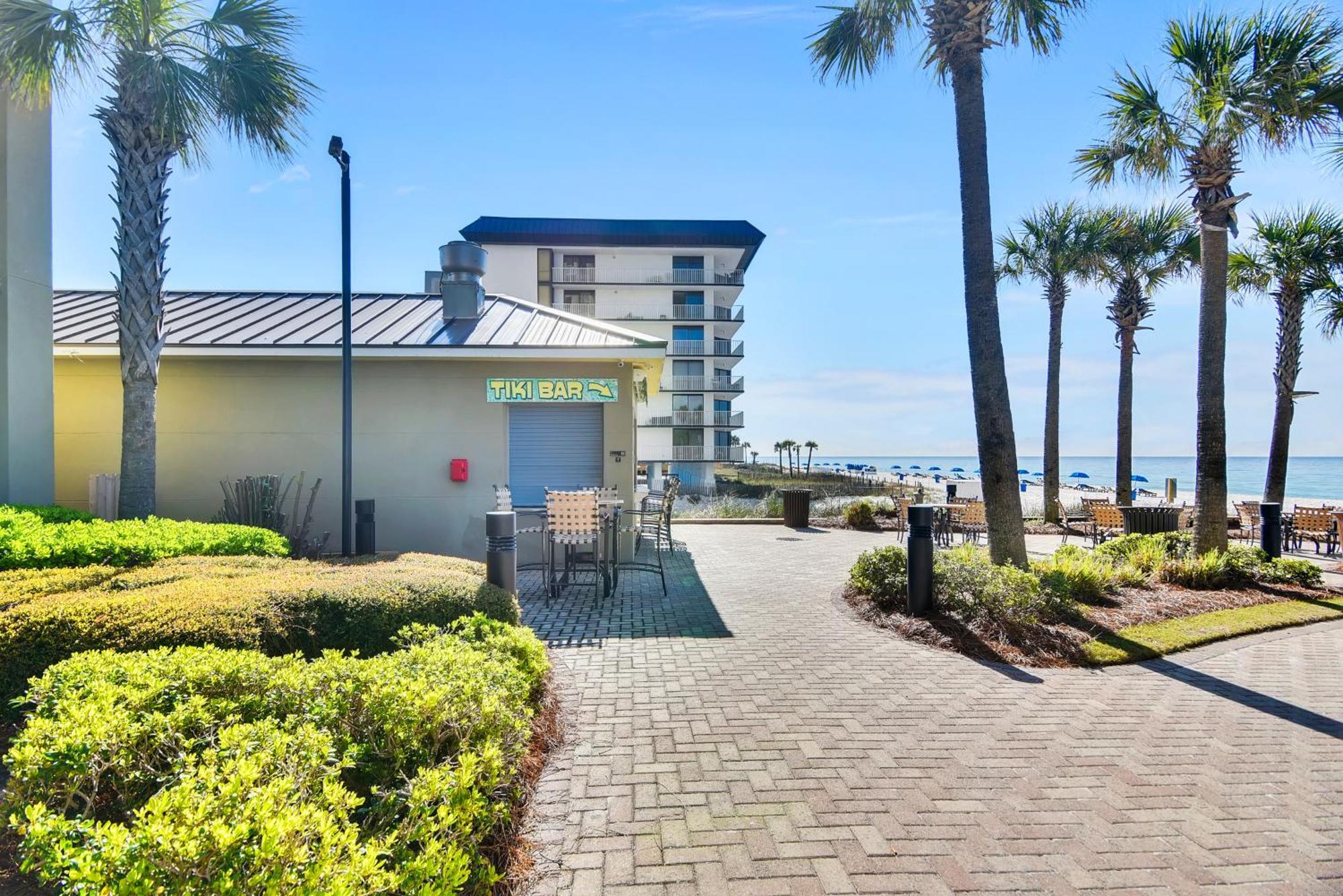 Grand Panama #406-1 By Book That Holiday home