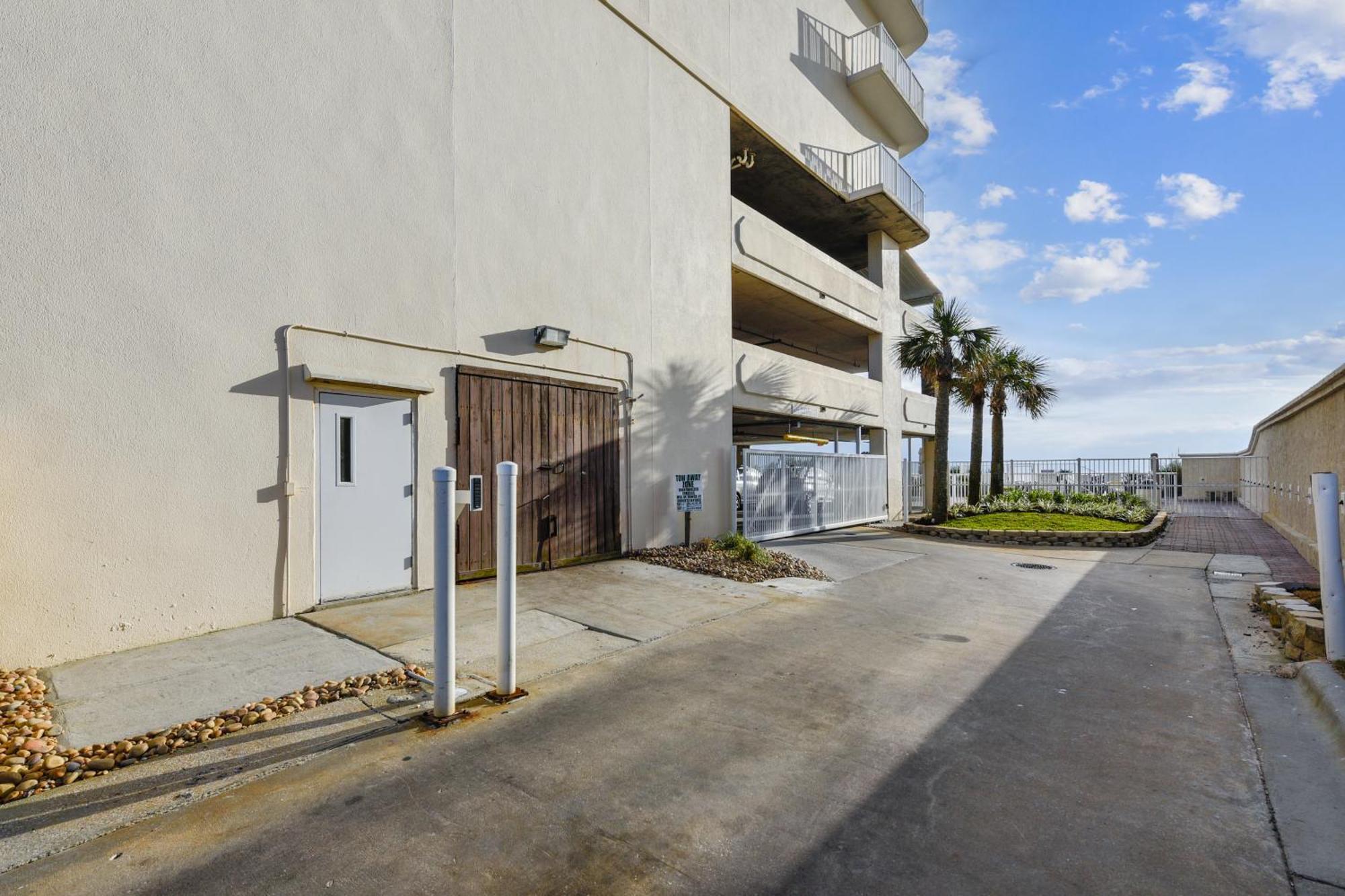 Twin Palms #601 By Book That