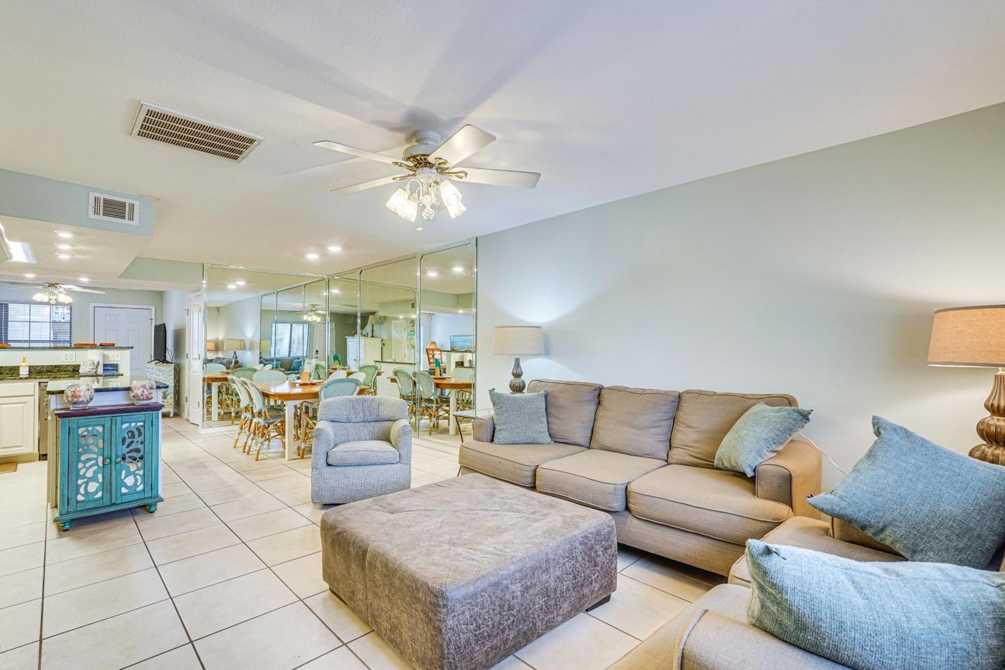 Panama Townhome With Amenities! Panama City Beach