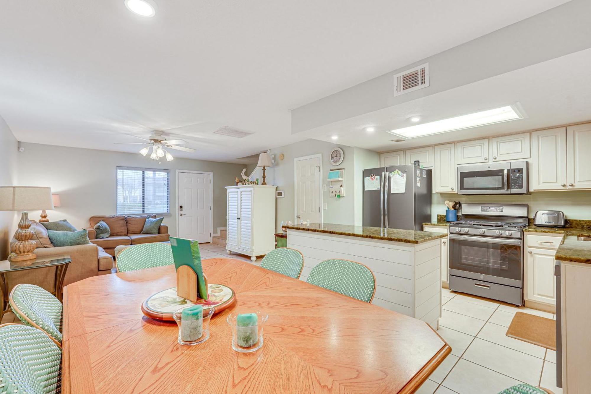 Panama Townhome With Amenities! Holiday home