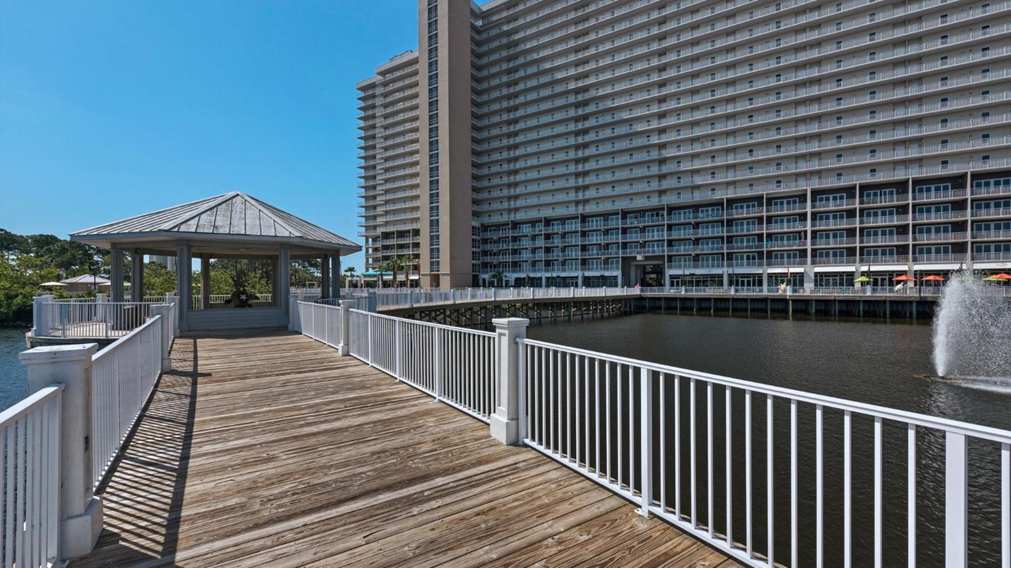Laketown Wharf 933! Beautiful 3 Bd, Great Amenities, And Great Location Holiday home Panama City Beach