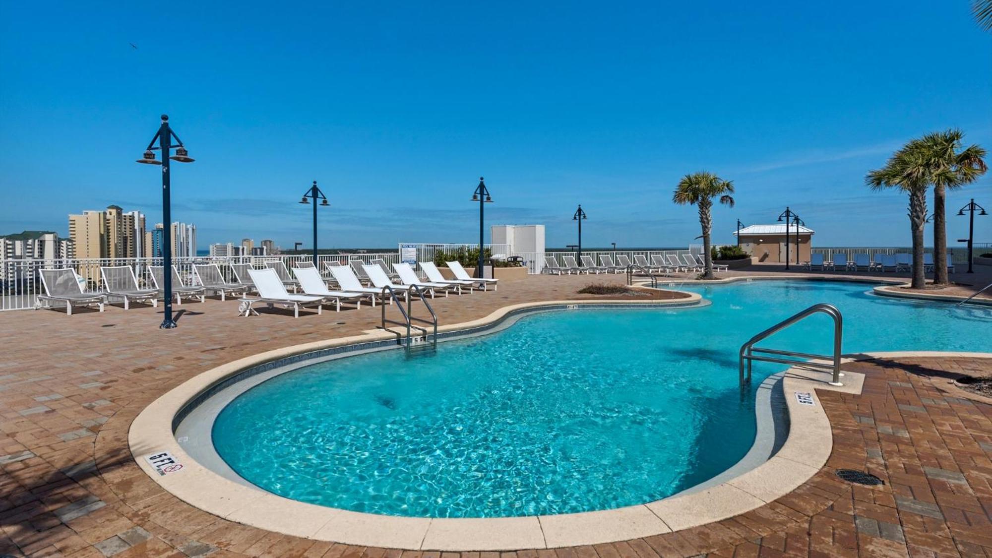 Laketown Wharf 933! Beautiful 3 Bd, Great Amenities, And Great Location Holiday home