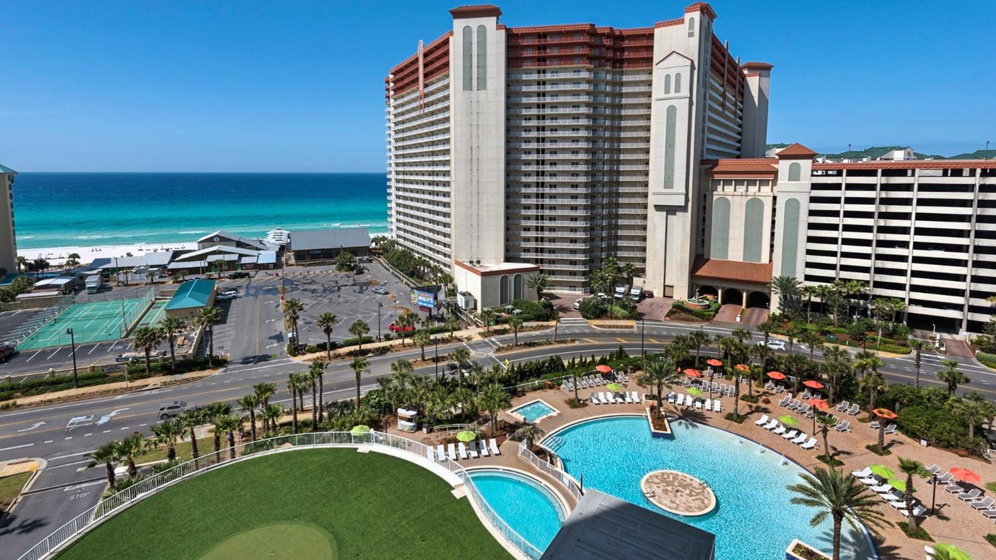 Laketown Wharf 933! Beautiful 3 Bd, Great Amenities, And Great Location *