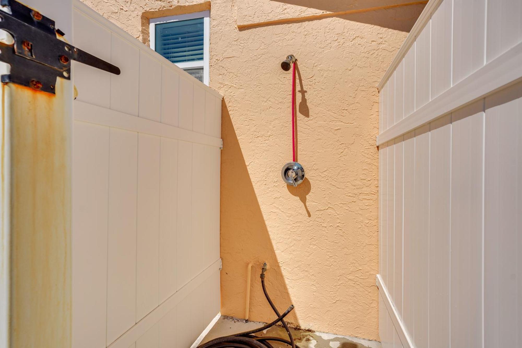 Holiday home Breezy Pcb Retreat With Direct Access!