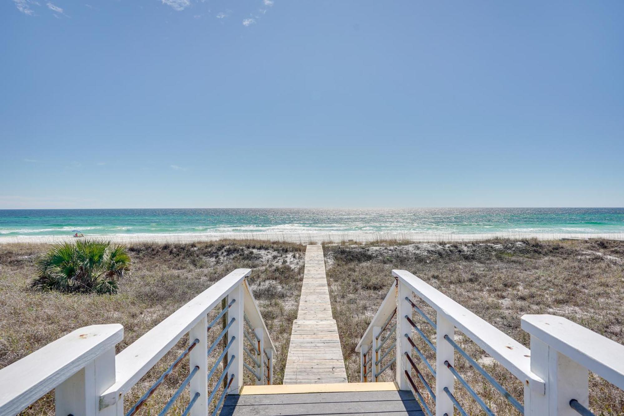 Holiday home Breezy Pcb Retreat With Direct Access! *