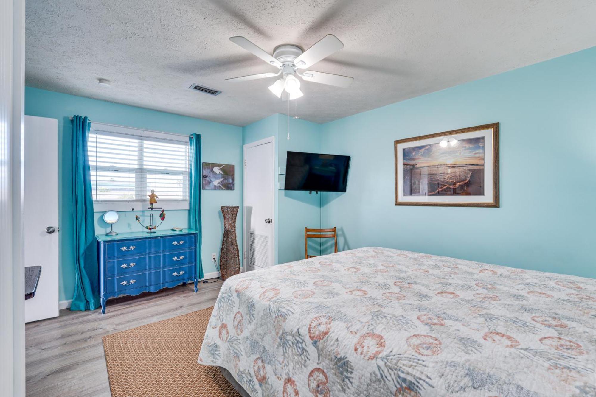 Pcb With Balcony And Gulf Views Walk To * Panama City Beach