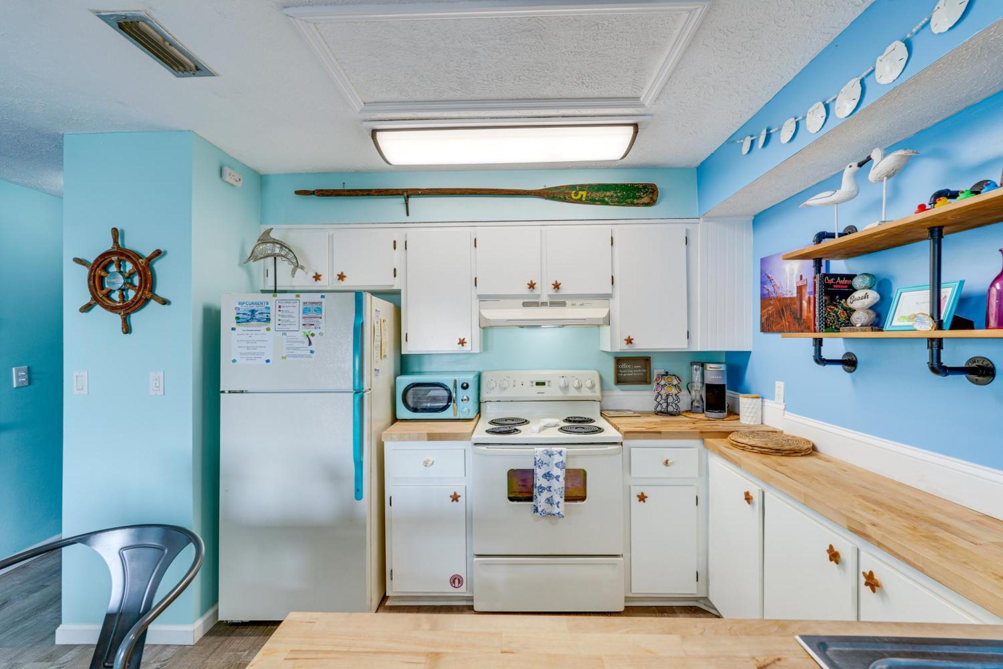 Apartment Pcb With Balcony And Gulf Views Walk To
