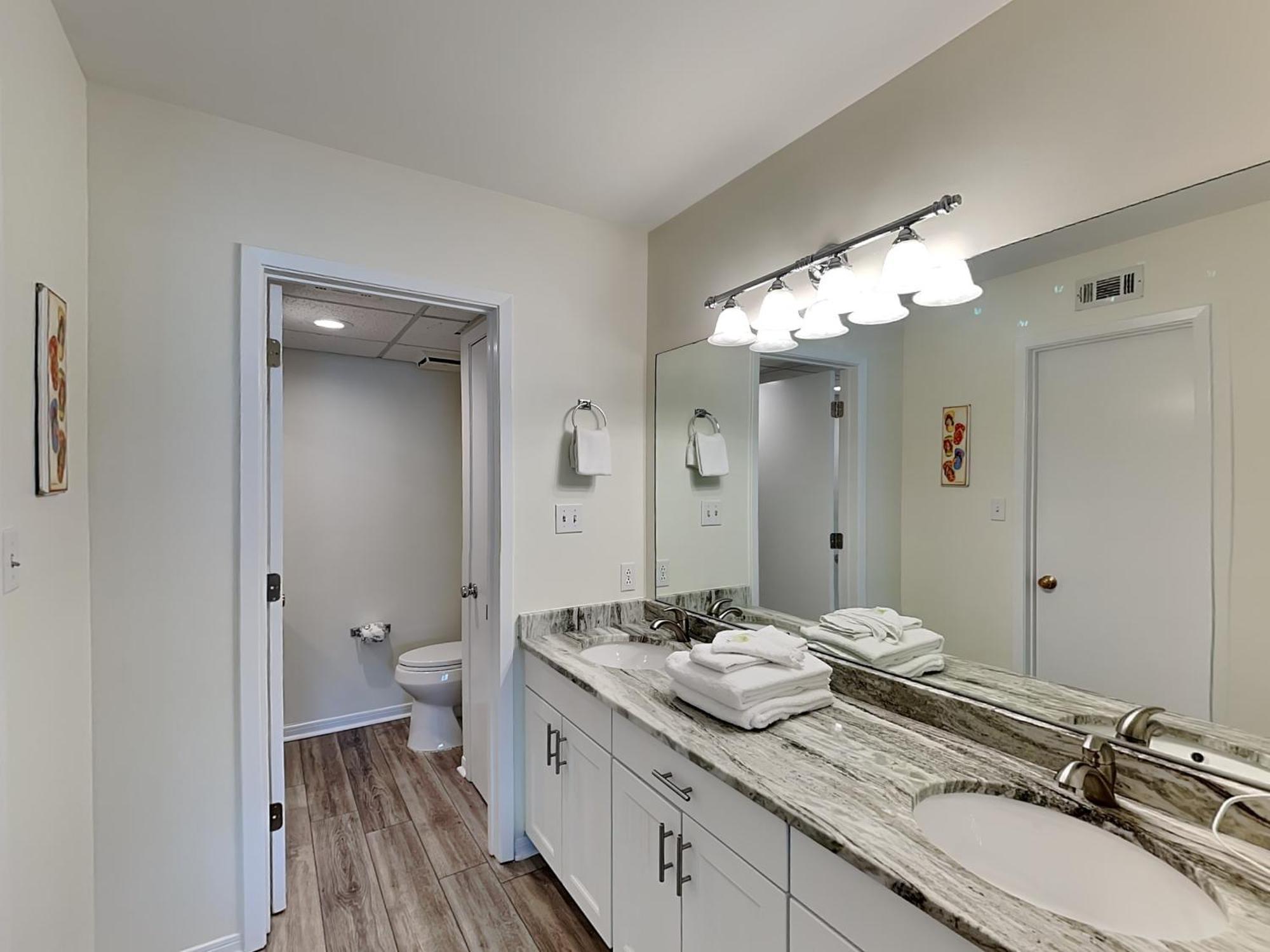Edgewater 3004 *