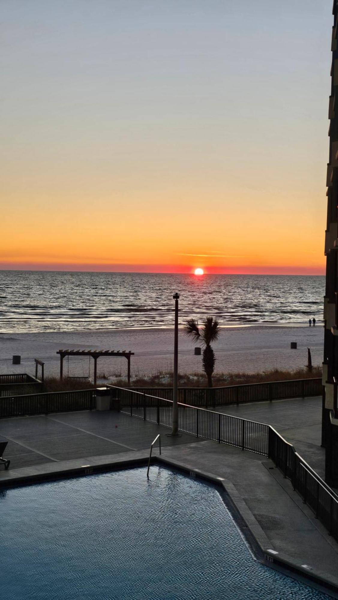 Apartment Spring Special! Renovated - On The Beach! *