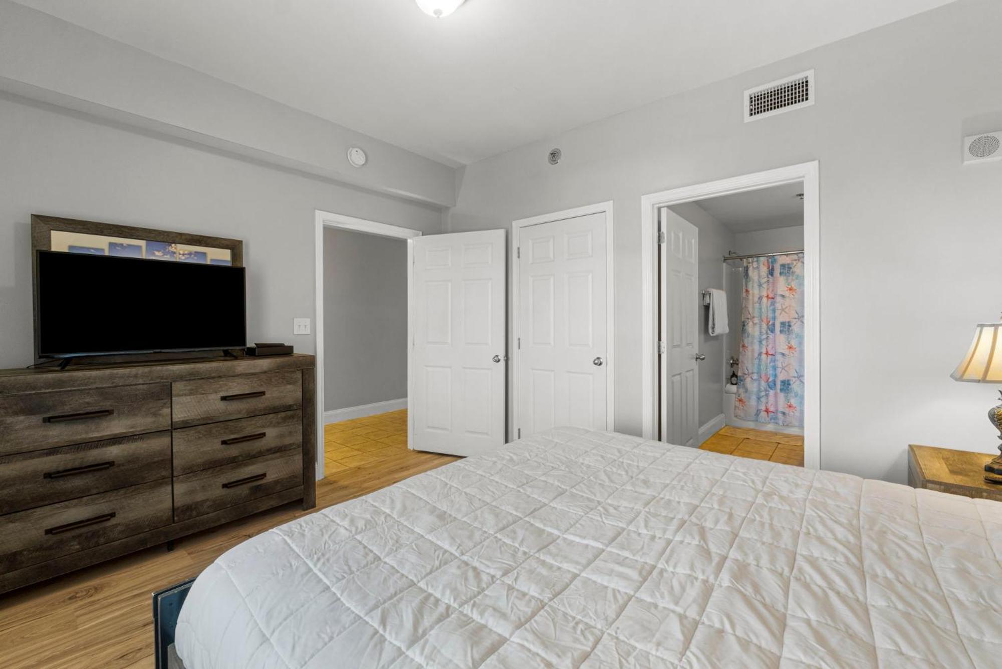 Ocean View 10th Floor At The Laketown Wharf 1004 Holiday home