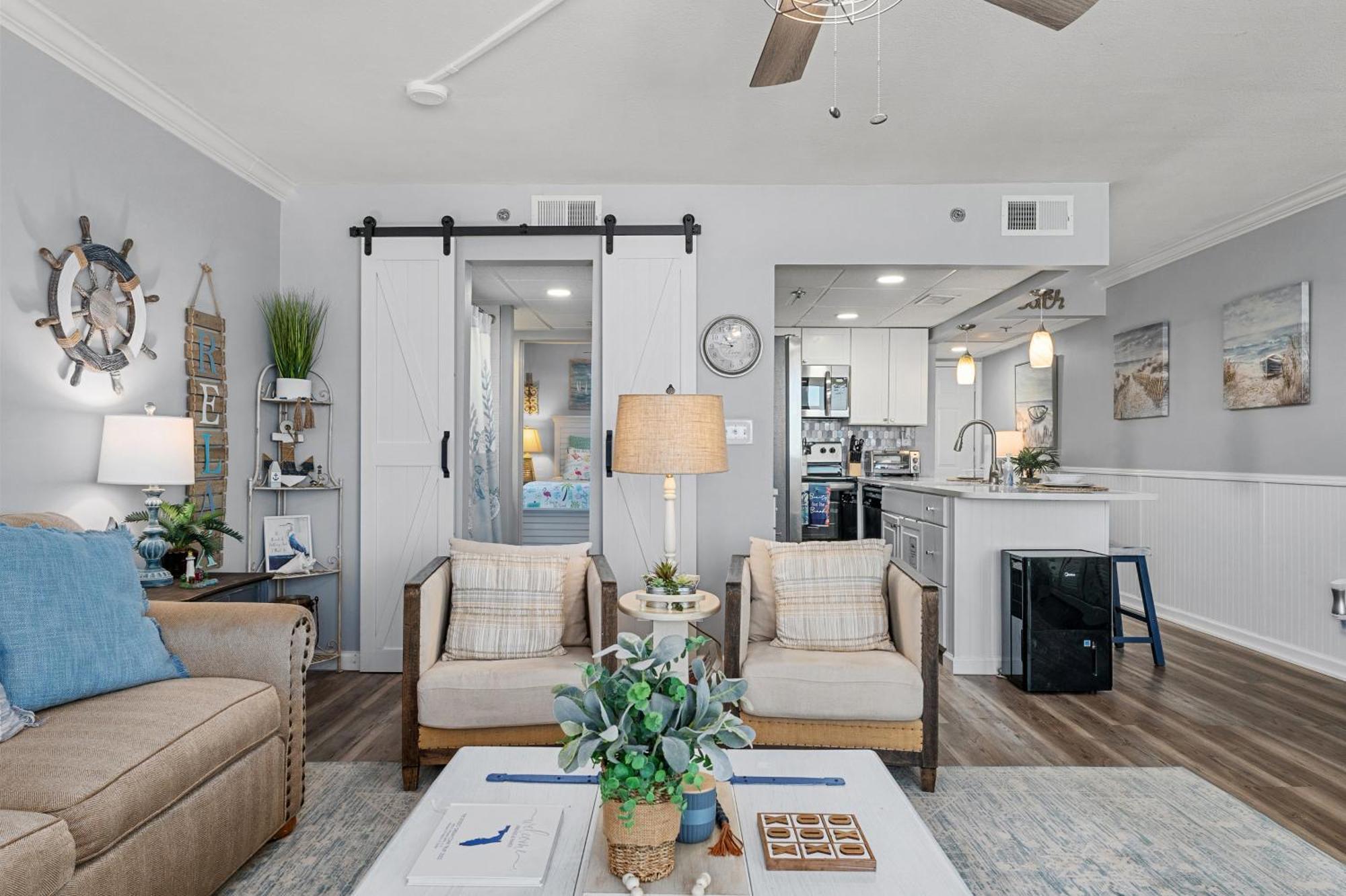 Newly Renovated Beachfront Condo! Free Chair Service! By Dolce Getaways Pcb Apartment