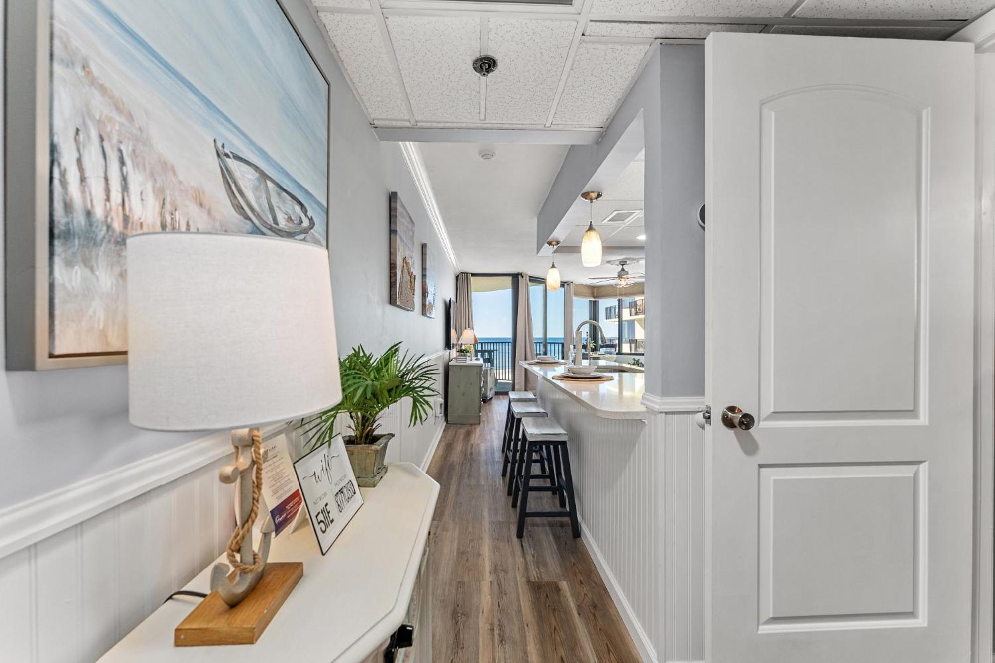 Newly Renovated Beachfront Condo! Free Chair Service! By Dolce Getaways Pcb Apartment