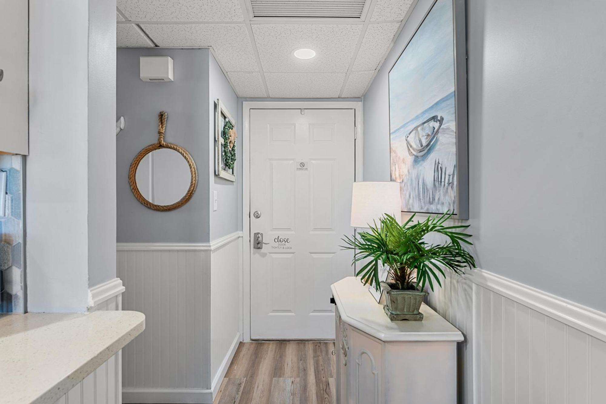 Newly Renovated Beachfront Condo! Free Chair Service! By Dolce Getaways Pcb Panama City Beach