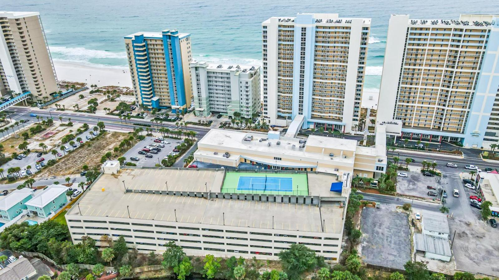 The Blue Dolphin At Majestic Beach * Panama City Beach