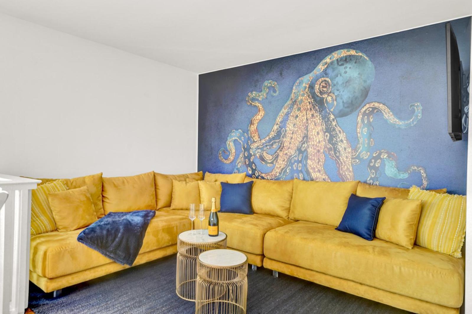 Holiday home Private Pool Pet Friendly