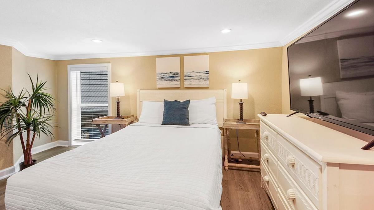 Beachlife Unit B Getaway Sleeps 10