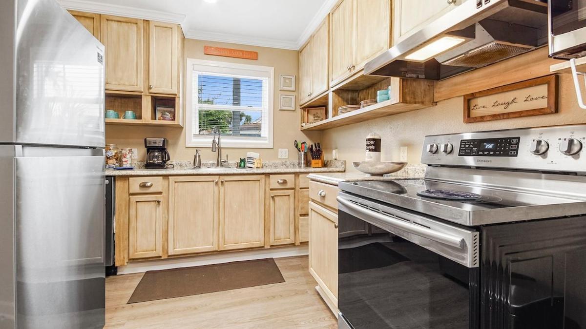 Beachlife Unit B Getaway Sleeps 10