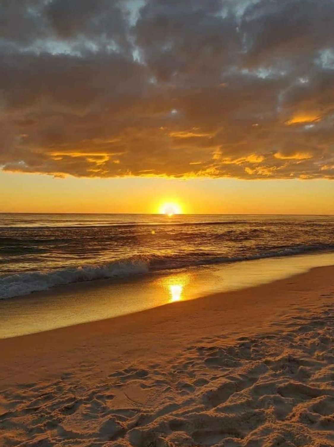 Beachlife Unit B Getaway Sleeps 10 *