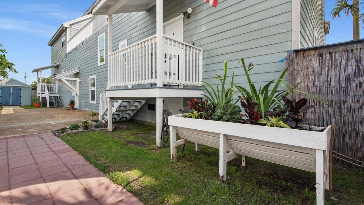Beachlife Unit B Getaway Sleeps 10 Holiday home *