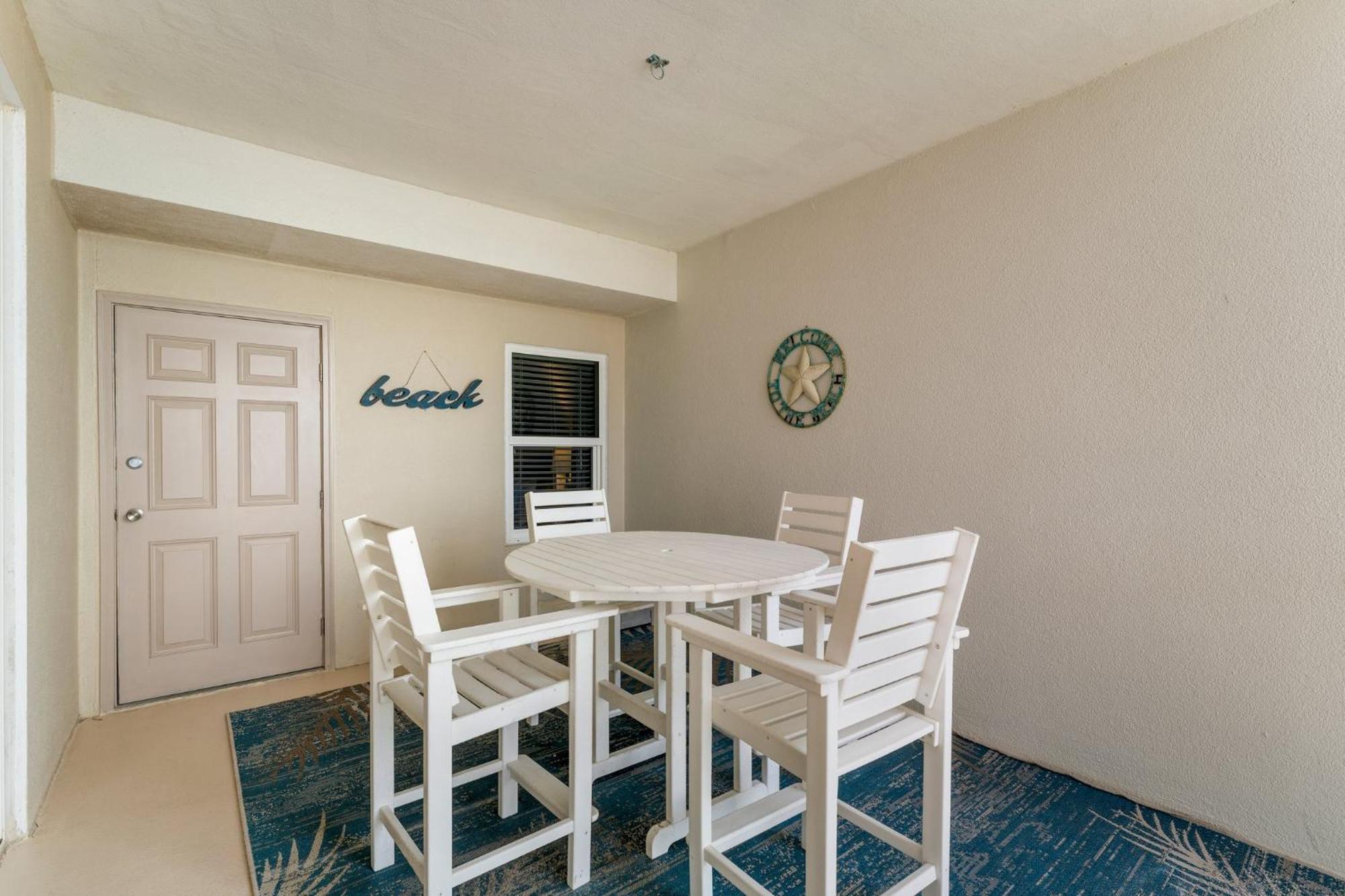 Apartment Laketown Wharf 1301 *