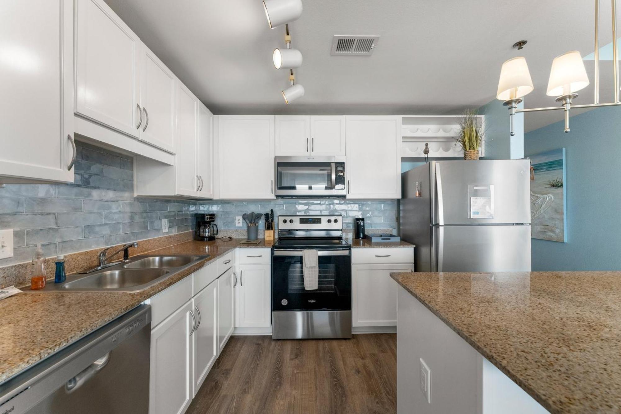 Apartment Laketown Wharf 1301