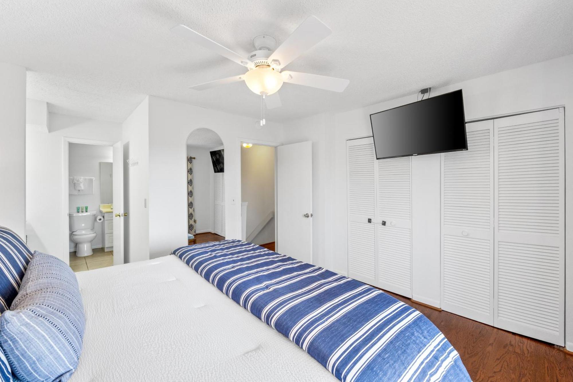 Holiday home Beachwalk 8b By Book That *