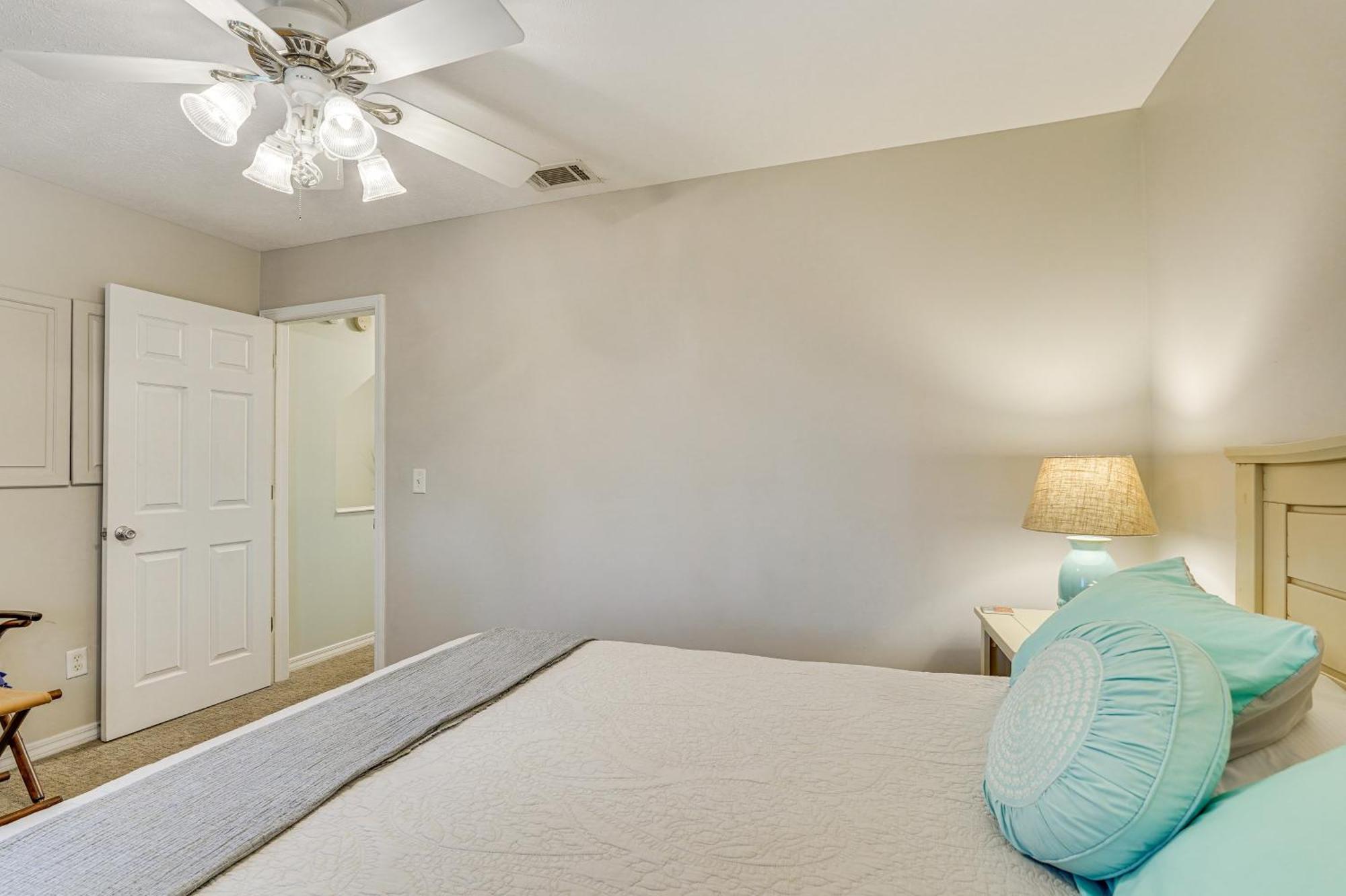 Panama Townhome With Amenities!