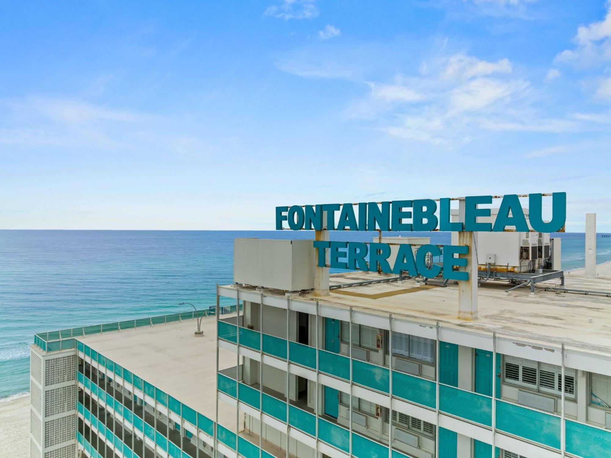 Coastal Vibes At Fontainebleau Terrace #401 By Nautical Holiday home *