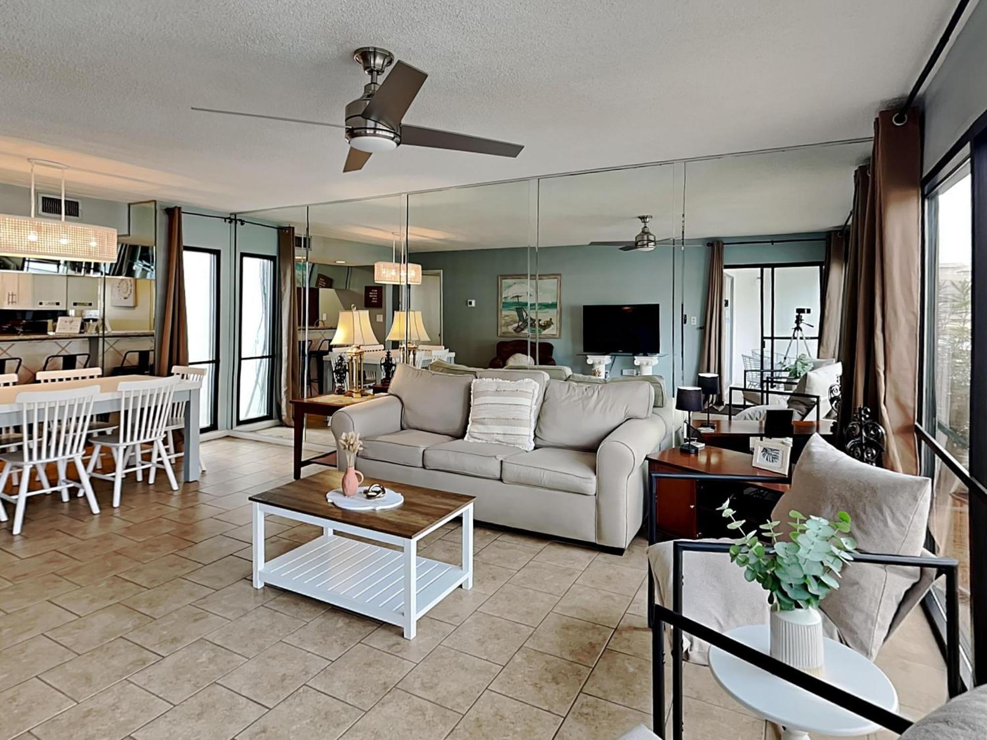 Edgewater 951 Apartment *
