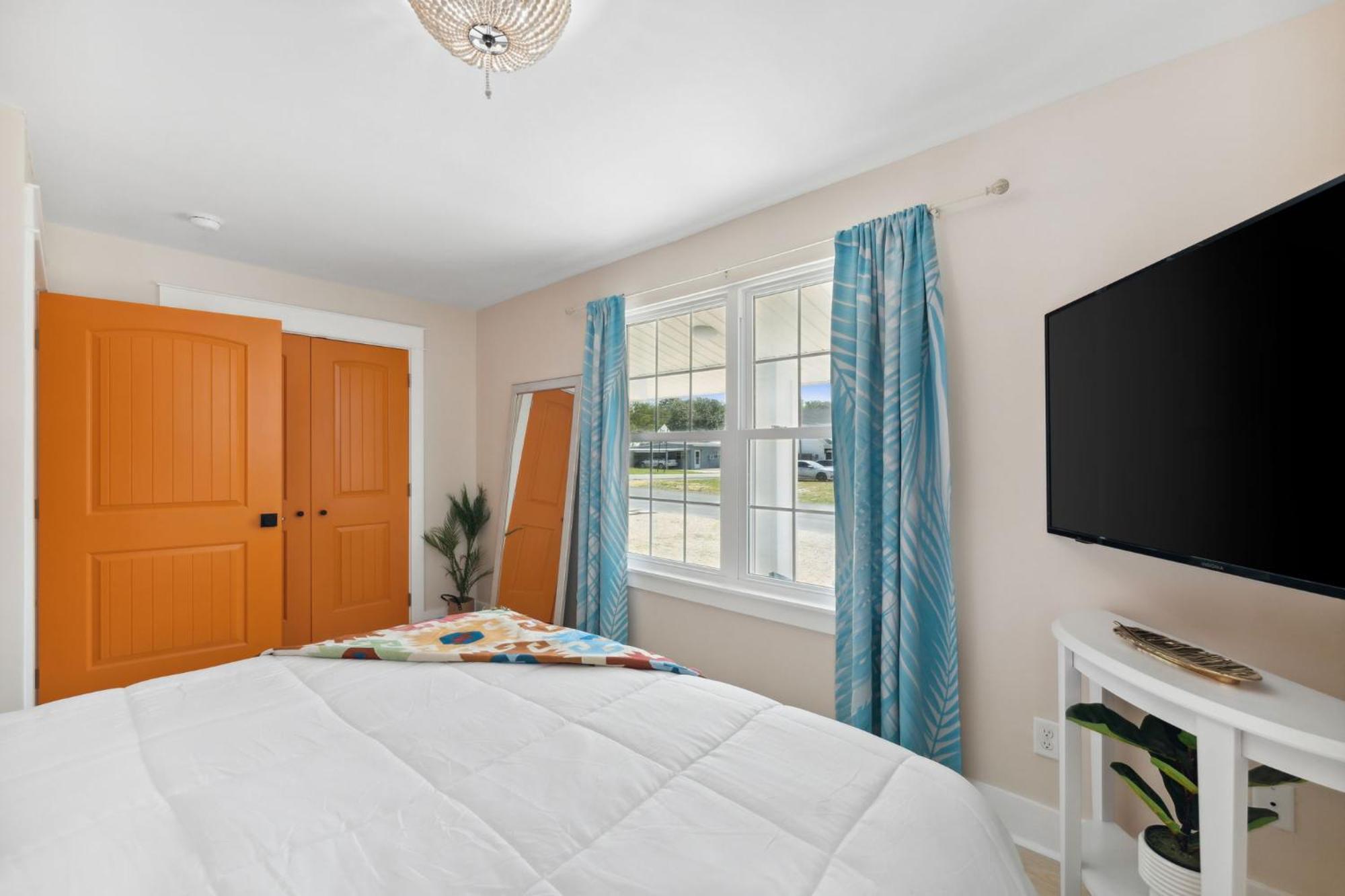 Sleep 22 Walk To Fast Wifi Boho Theme Holiday home *