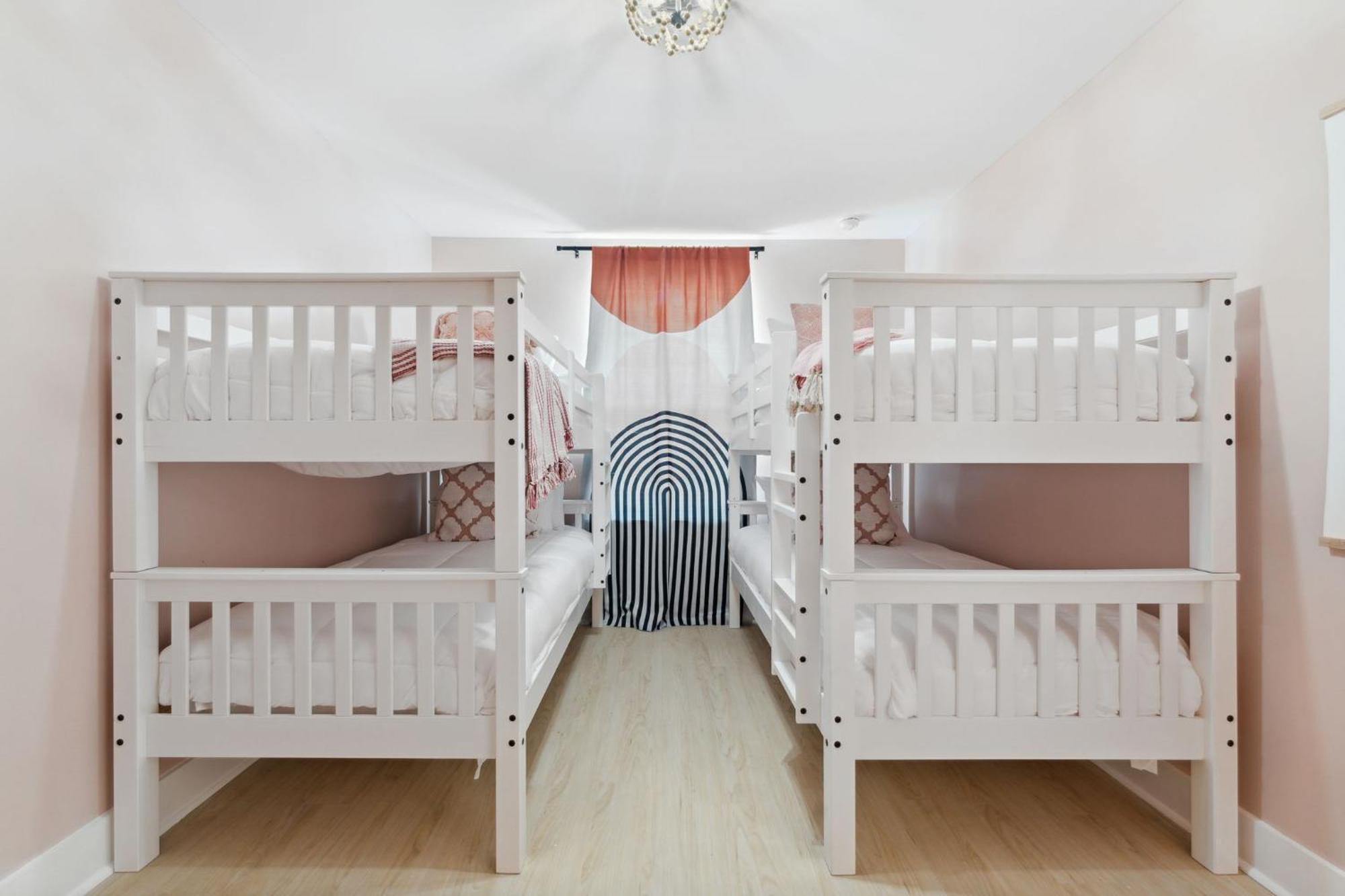 Sleep 22 Walk To Fast Wifi Boho Theme Holiday home