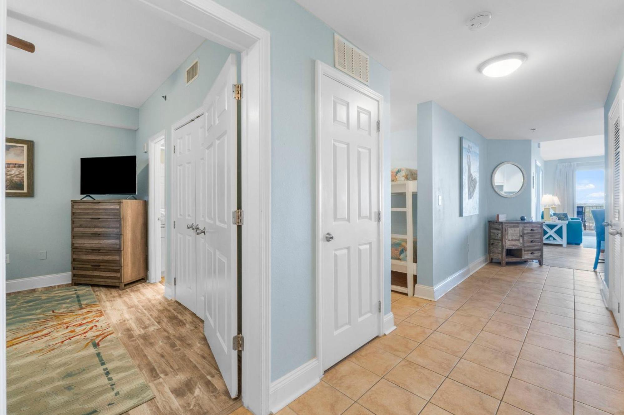 Laketown Wharf 1434 Apartment Panama City Beach