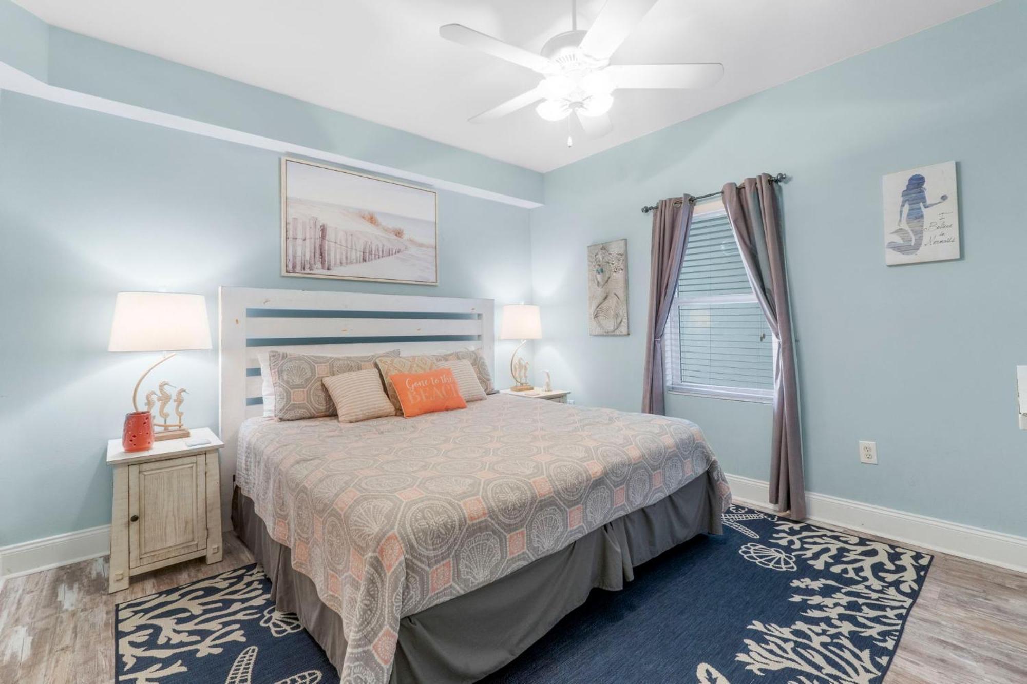 Laketown Wharf 1434 Apartment
