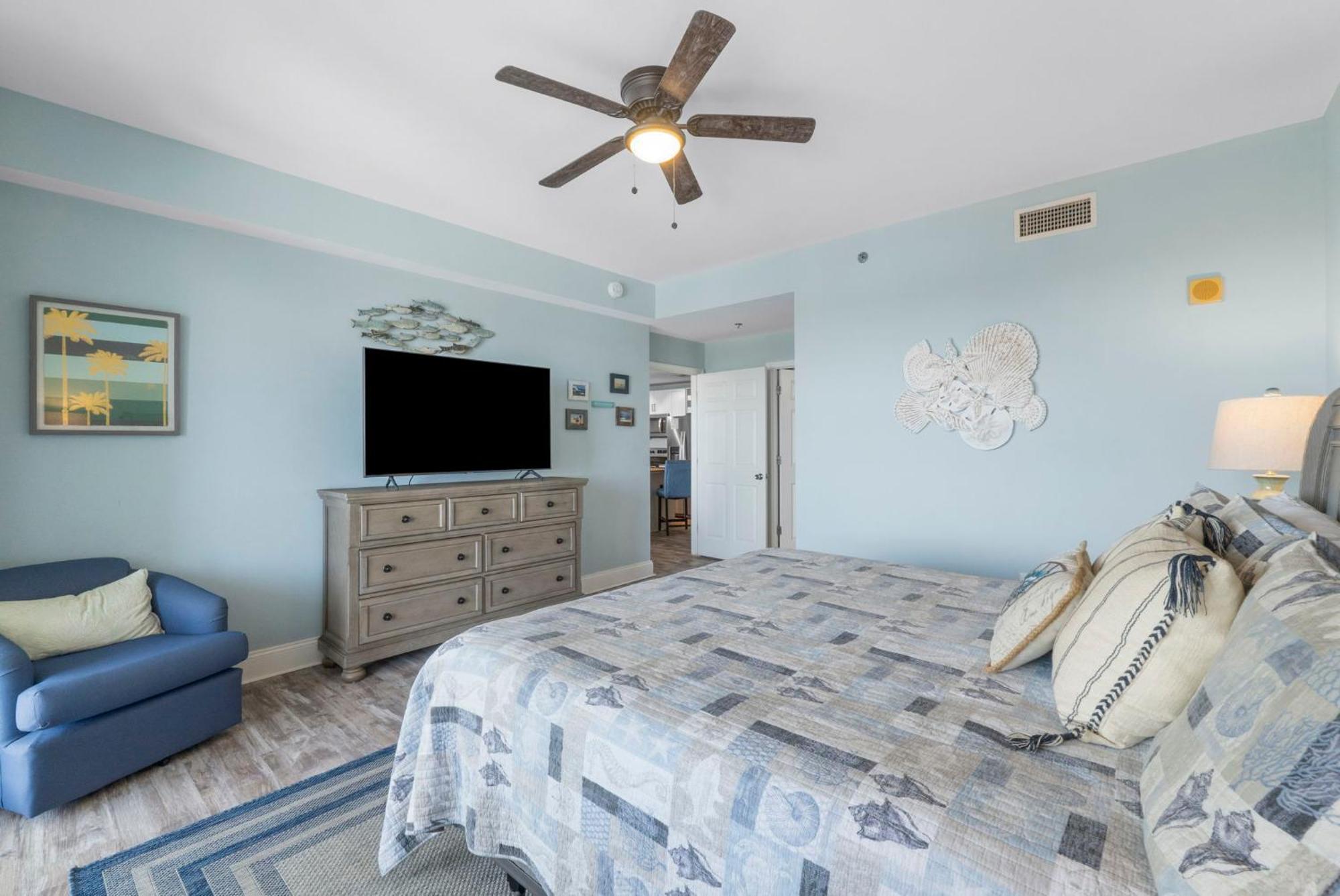Laketown Wharf 1434 *