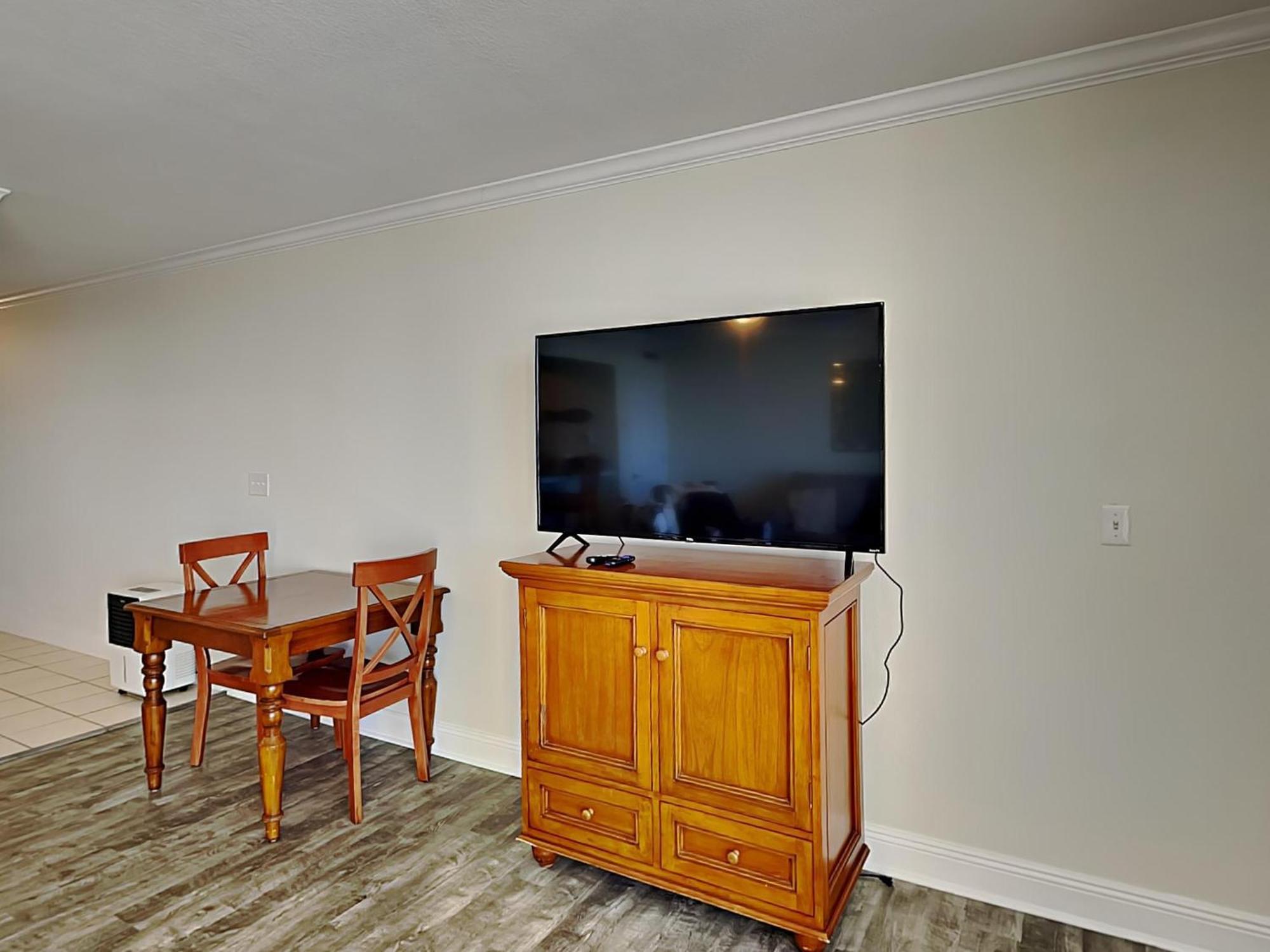 Apartment Emerald 2227 *