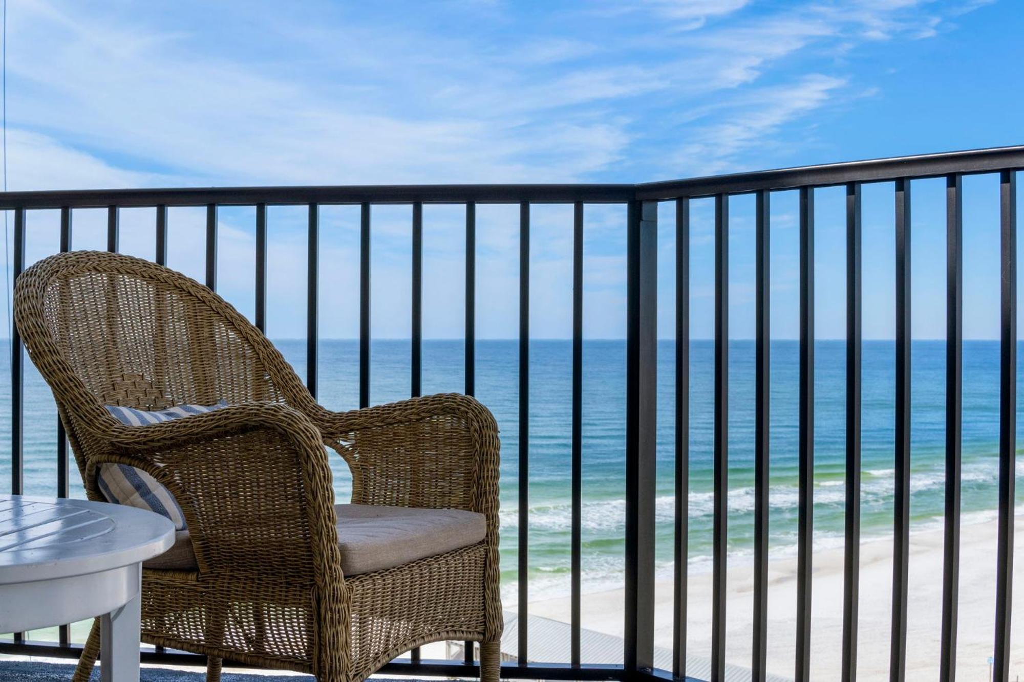 Sunbird Resort! Direct Beachfront Condo! Free Chairs! By Dolce Getaways Pcb Apartment *