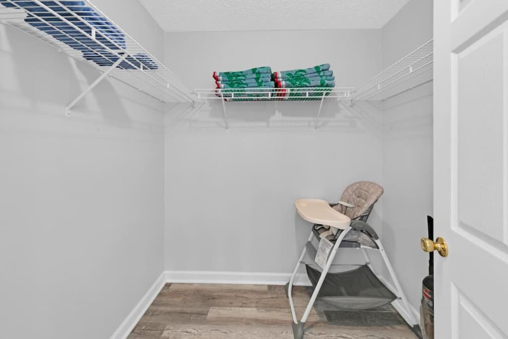 Walk 2 2pools & Front Back Covered Area Kids Rm *