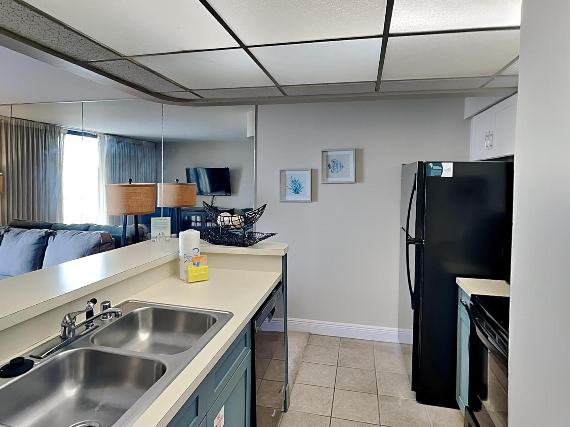 Edgewater Tower Iii 707 Apartment